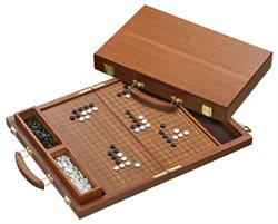 Go & Go Bang sæt i flot træ kuffert.